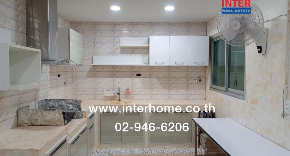 For sale 4 bedrooms townhouse in Khlong Sam Wa, Bangkok
