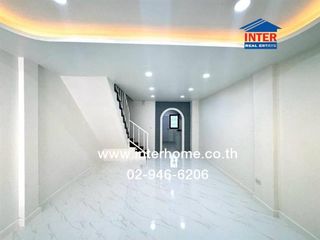 For sale 2 bedrooms townhouse in Wang Thonglang, Bangkok