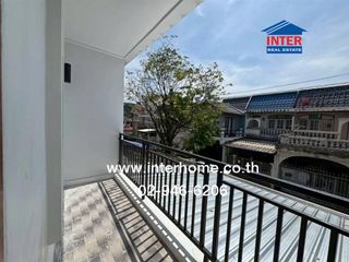 For sale 2 bedrooms townhouse in Wang Thonglang, Bangkok
