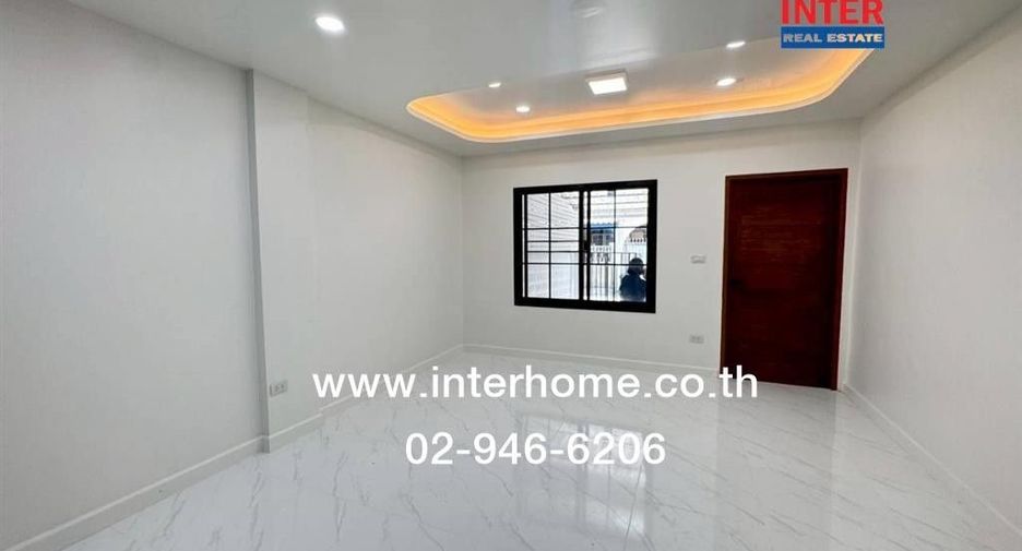 For sale 2 bedrooms townhouse in Wang Thonglang, Bangkok