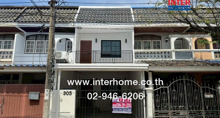 For sale 2 bedrooms townhouse in Wang Thonglang, Bangkok