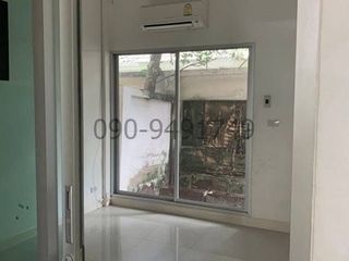 Reihenhaus zur Miete mit 3 Zimmer in Khan Na Yao, Bangkok
