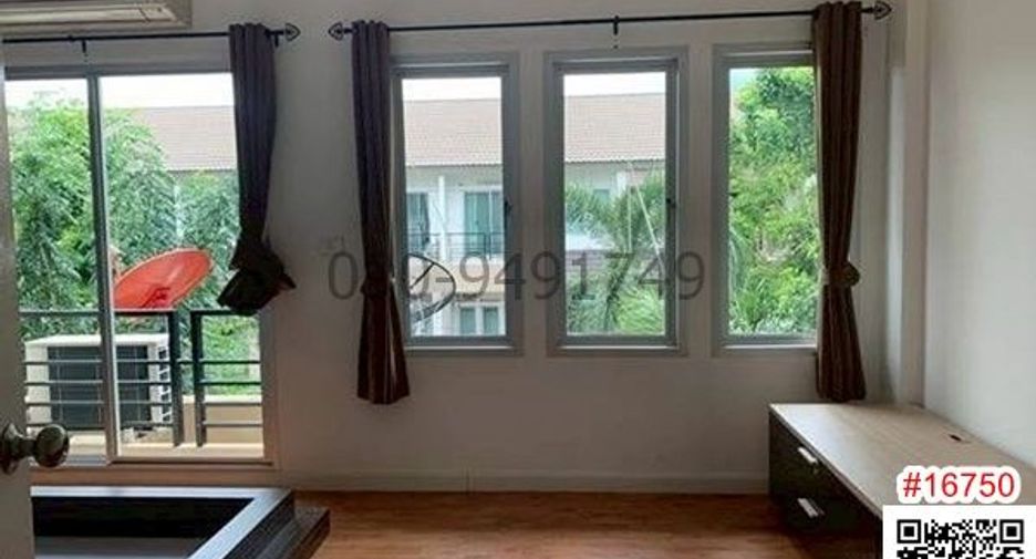 Casa adosada en alquiler de 3 habitaciones en Khan Na Yao, Bangkok