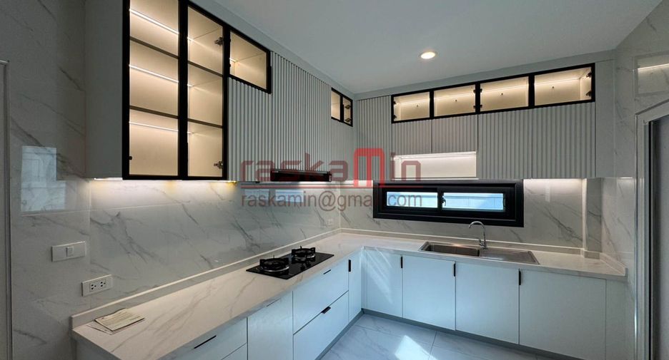 For rent 4 bedrooms house in Bang Lamung, Chonburi