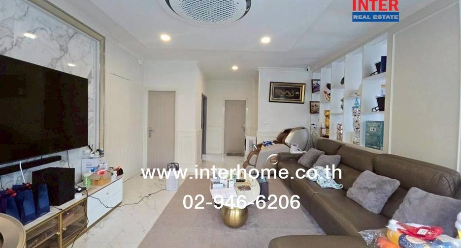 For sale 4 bedrooms house in Lat Krabang, Bangkok