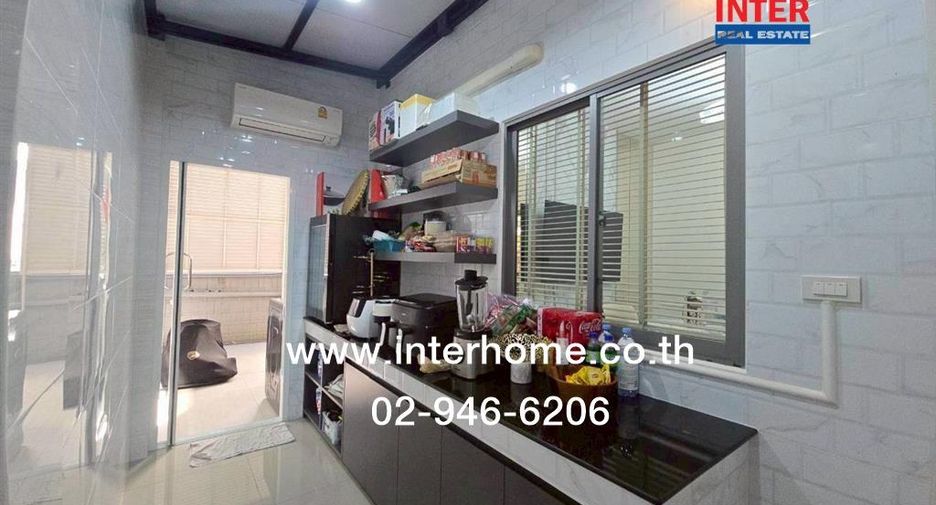 For sale 4 bedrooms house in Lat Krabang, Bangkok