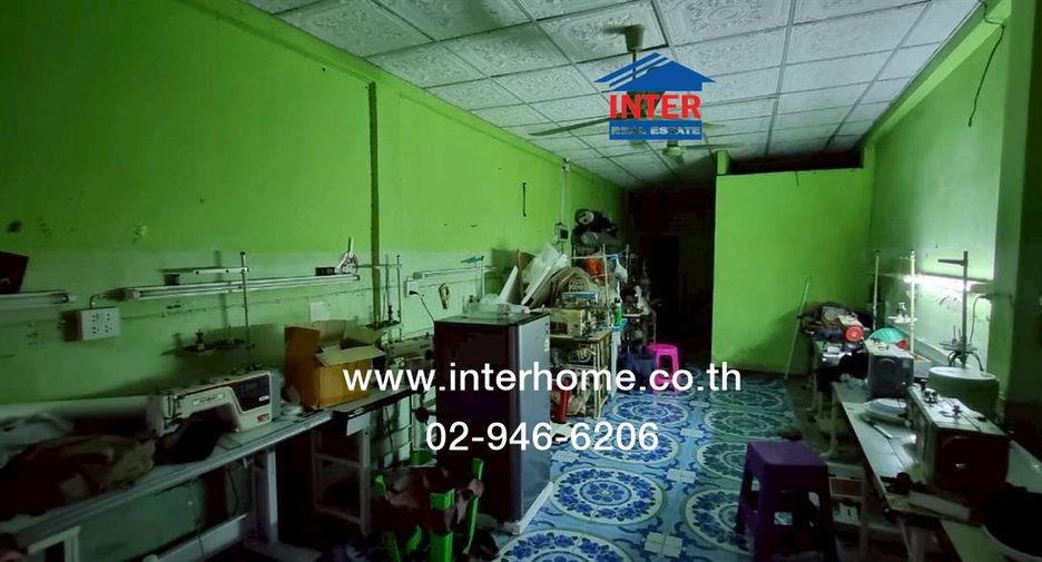 For sale 1 bed retail Space in Din Daeng, Bangkok