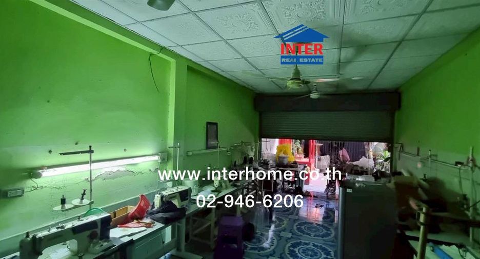 For sale 1 bed retail Space in Din Daeng, Bangkok