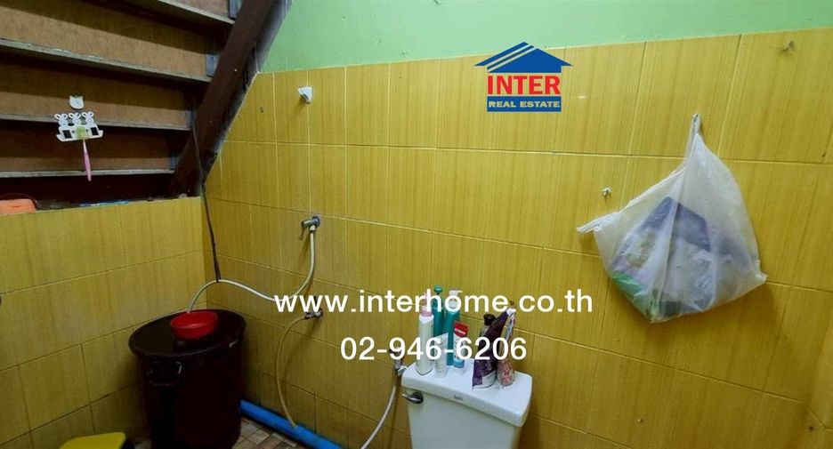 For sale 1 bed retail Space in Din Daeng, Bangkok