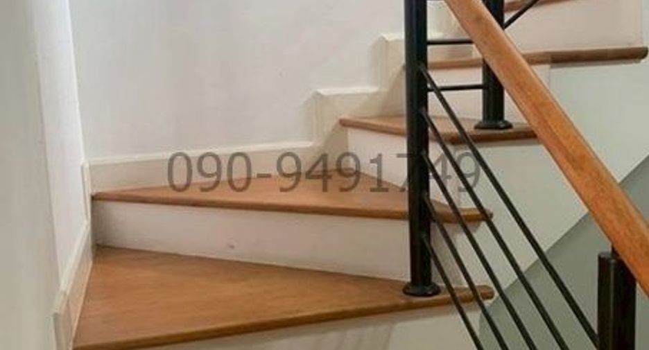 For sale 4 ベッドルーム townhouse in Khan Na Yao, Bangkok