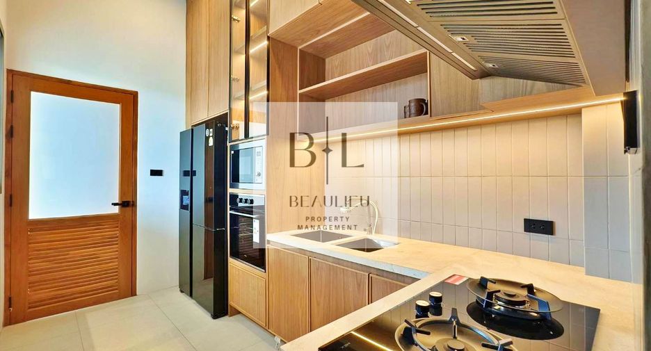 For sale 4 bedrooms house in Bang Lamung, Chonburi