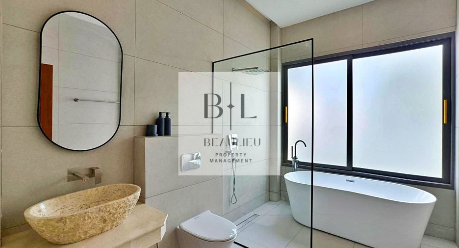 For sale 4 bedrooms house in Bang Lamung, Chonburi