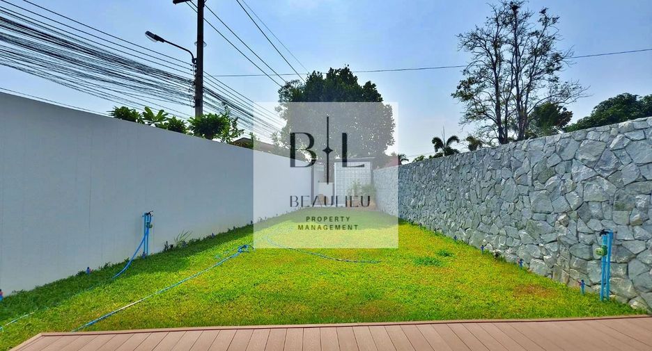 For sale 4 bedrooms house in Bang Lamung, Chonburi