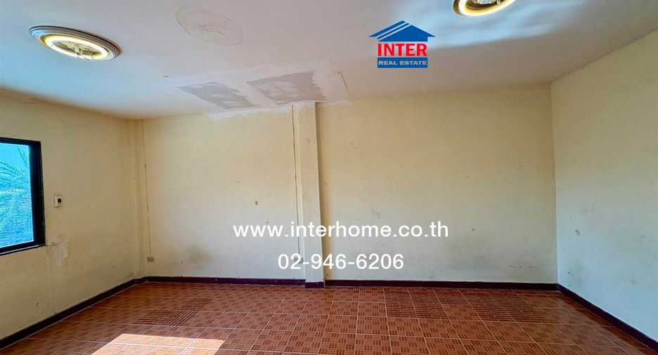 For sale 4 bedrooms townhouse in Bang Khen, Bangkok