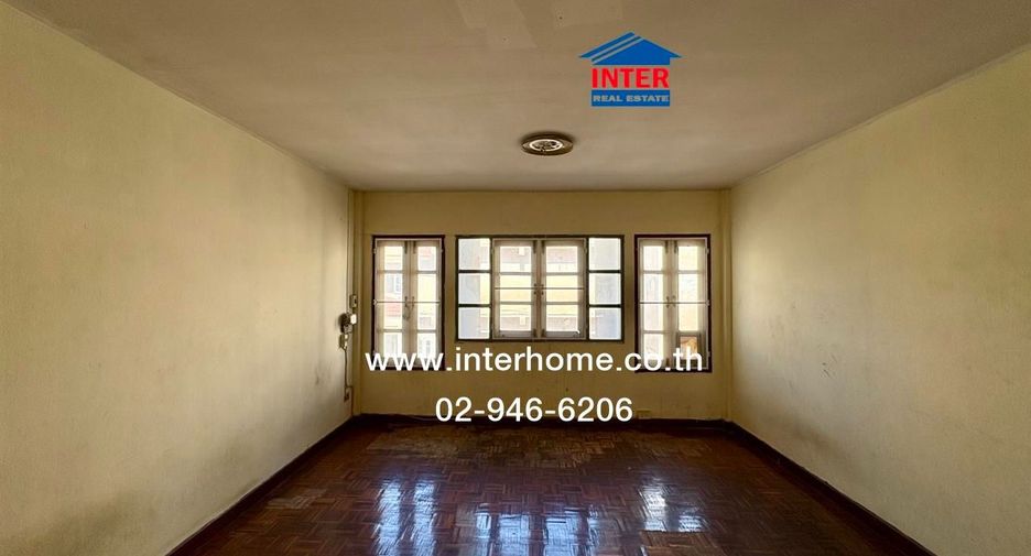 For sale 4 bedrooms townhouse in Bang Khen, Bangkok