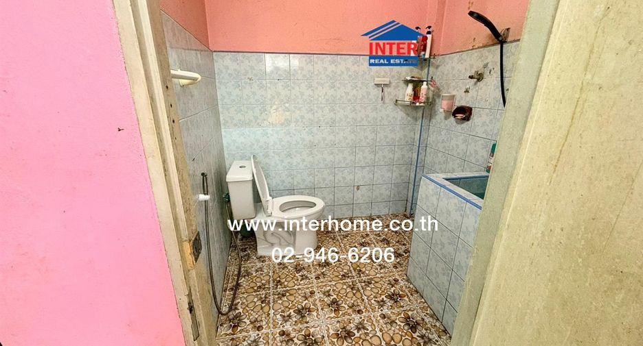 For sale 5 bedrooms retail Space in Bang Sue, Bangkok