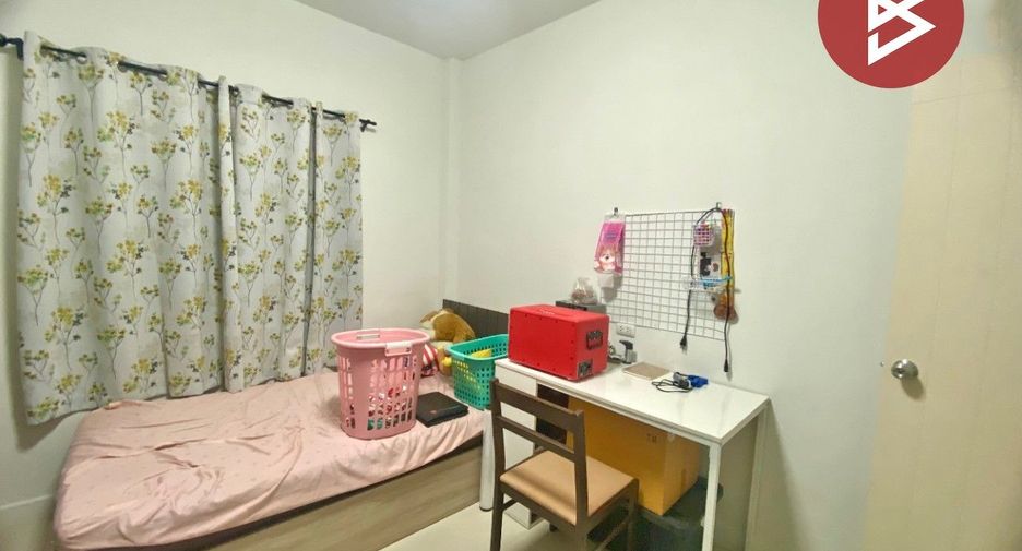 À vendre 2 chambres maison de ville à Phan Thong, Chonburi