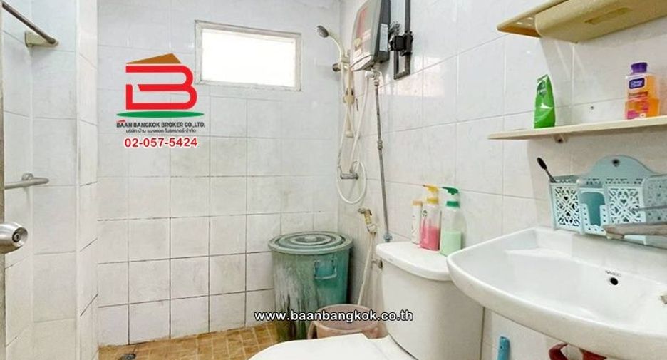 For sale 2 bedrooms house in Wang Thonglang, Bangkok