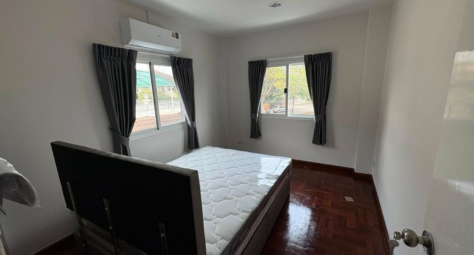 Haus zur Miete mit 4 Zimmer in Lat Krabang, Bangkok