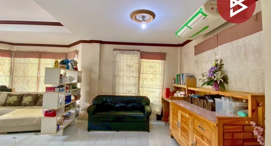 Casa en venta de 4 habitaciones en Nong Chok, Bangkok