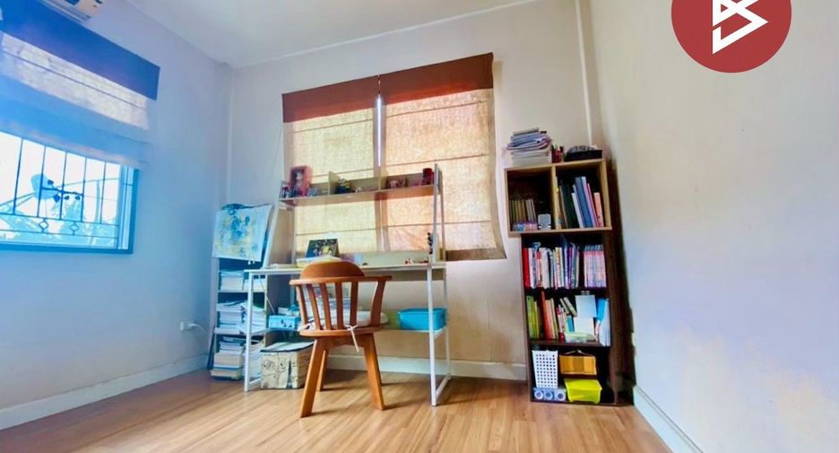 Casa en venta de 4 habitaciones en Nong Chok, Bangkok