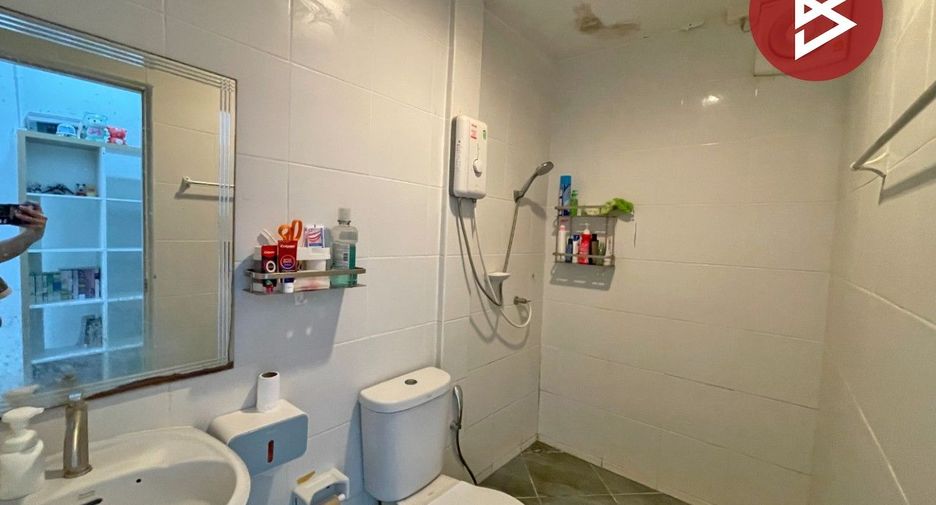 For sale 2 bedrooms townhouse in Si Maha Phot, Prachin Buri