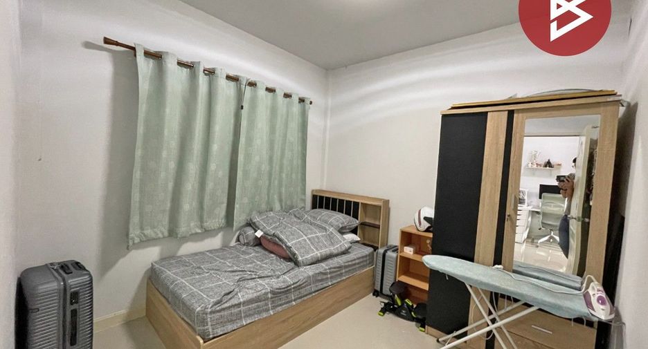 For sale 2 bedrooms townhouse in Si Maha Phot, Prachin Buri