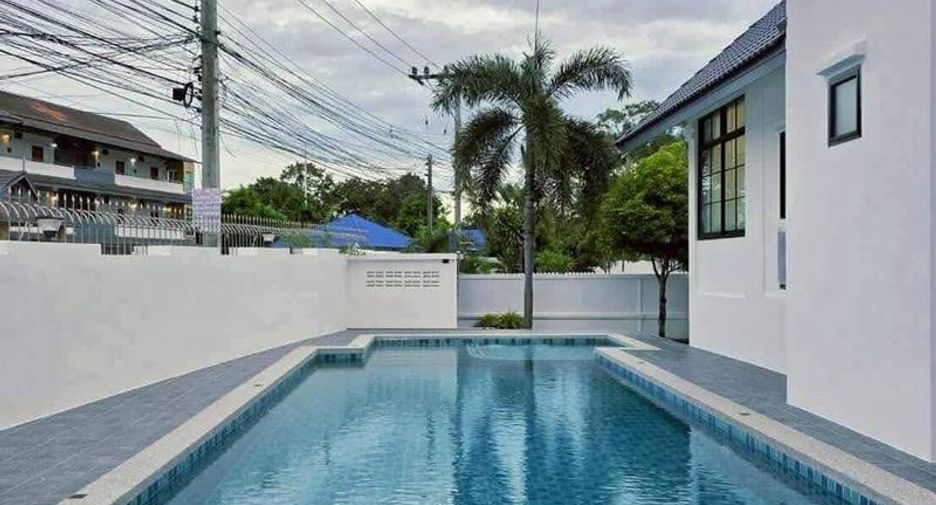 For sale 4 bedrooms house in Bang Lamung, Chonburi