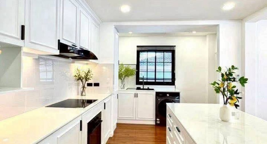 For sale 4 bedrooms house in Bang Lamung, Chonburi