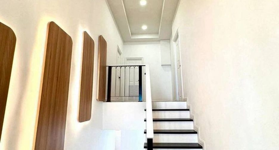 For sale 4 bedrooms house in Bang Lamung, Chonburi