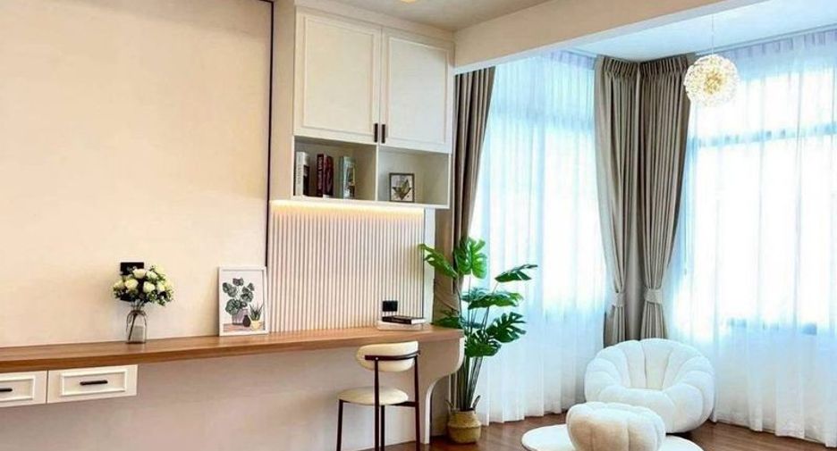 For sale 4 bedrooms house in Bang Lamung, Chonburi