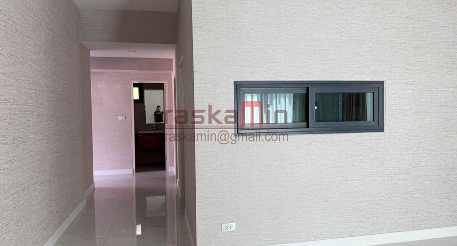 For sale 4 bedrooms house in Bang Lamung, Chonburi