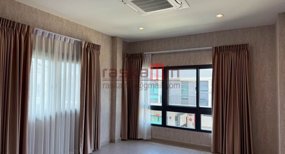 For sale 4 bedrooms house in Bang Lamung, Chonburi