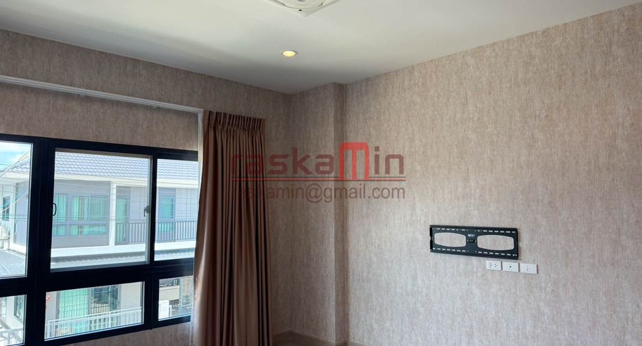 For sale 4 bedrooms house in Bang Lamung, Chonburi