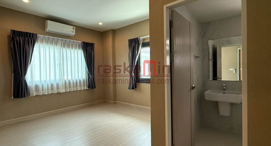 For sale 4 bedrooms house in Bang Lamung, Chonburi