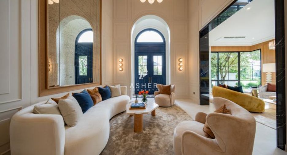 For sale 4 bedrooms house in Bang Kapi, Bangkok