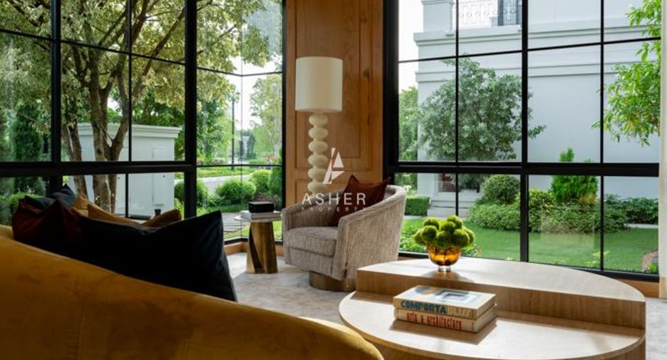 For sale 4 bedrooms house in Bang Kapi, Bangkok