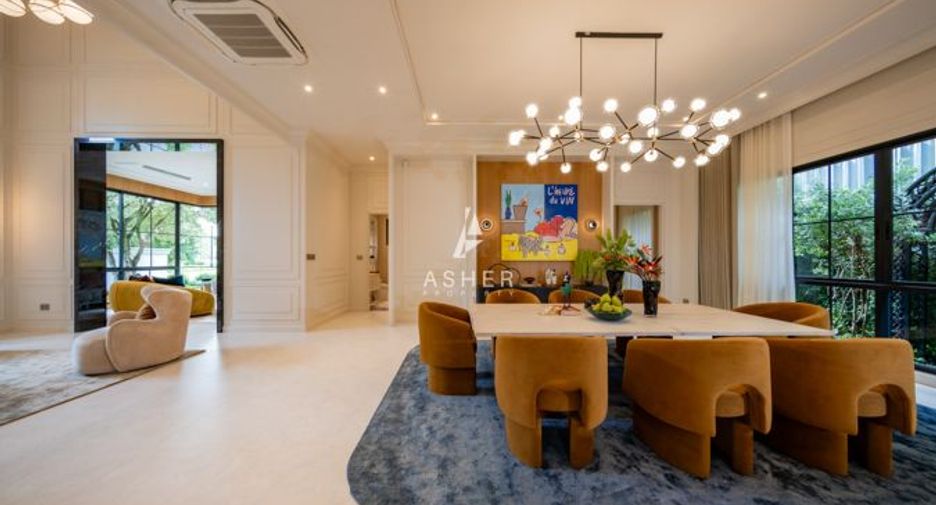 For sale 4 bedrooms house in Bang Kapi, Bangkok