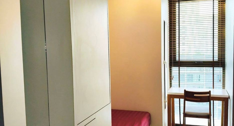 For sale 2 ベッドルーム condo in Phra Khanong, Bangkok