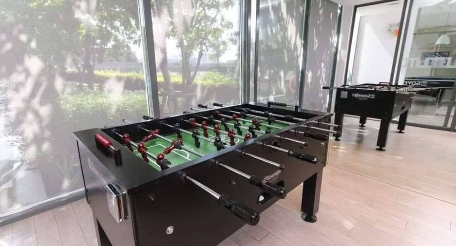 For sale 2 ベッドルーム condo in Phra Khanong, Bangkok