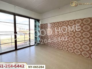 À vendre 5 chambres local commercial à Si Racha, Chonburi