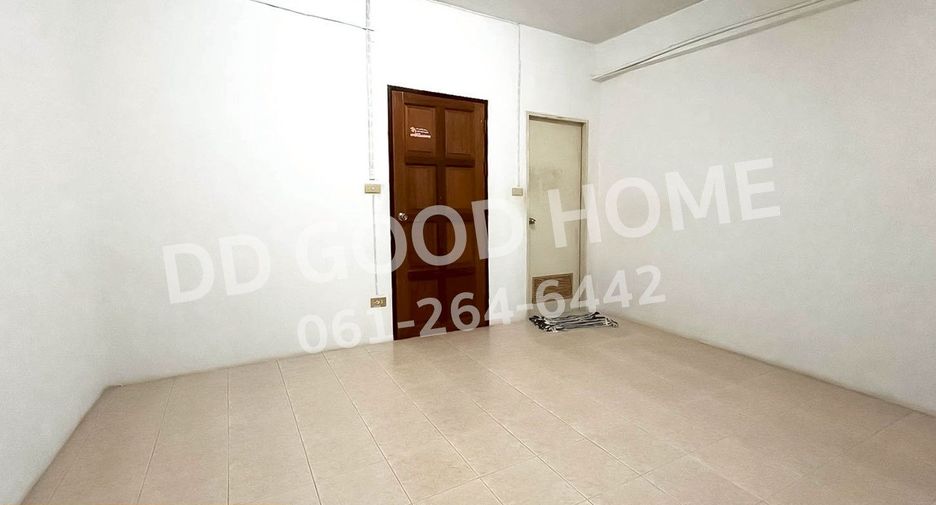 Gewerbefläche zum Kauf mit 5 Zimmer in Si Racha, Chonburi