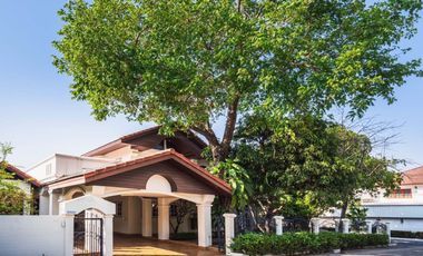 Haus zum Kauf mit 5 Zimmer in Bang Kapi, Bangkok