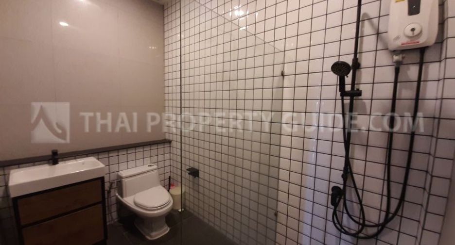 À louer 6 chambres villa à Bang Phli, Samut Prakan