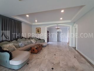 出租 6 卧室 别墅 在 Bang Phli, Samut Prakan