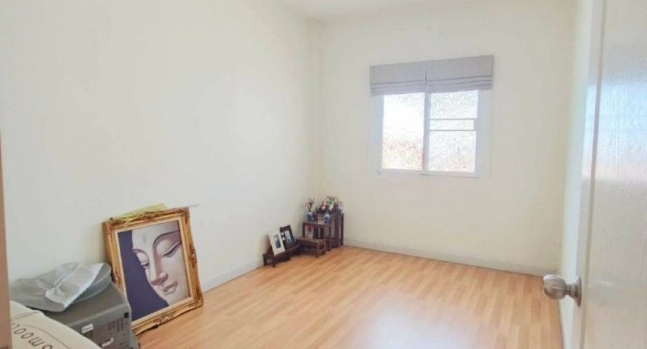 For sale 3 bedrooms townhouse in Ban Pho, Chachoengsao