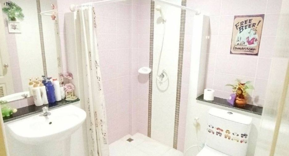 For sale 3 bedrooms townhouse in Ban Pho, Chachoengsao