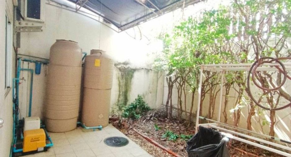 For sale 3 bedrooms townhouse in Ban Pho, Chachoengsao