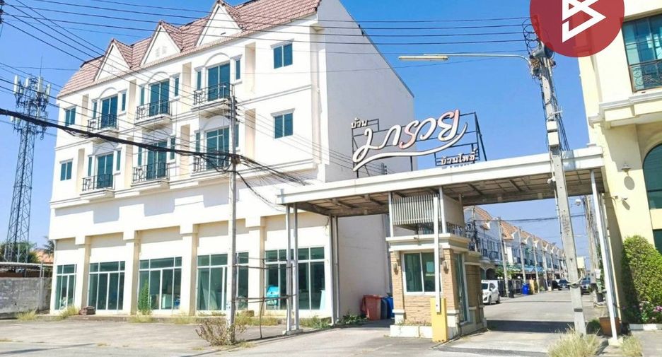 For sale 3 bedrooms townhouse in Ban Pho, Chachoengsao