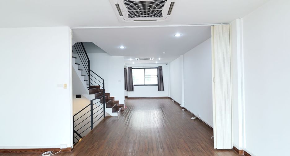 Büro zum Kauf mit 2 Zimmer in Bueng Kum, Bangkok